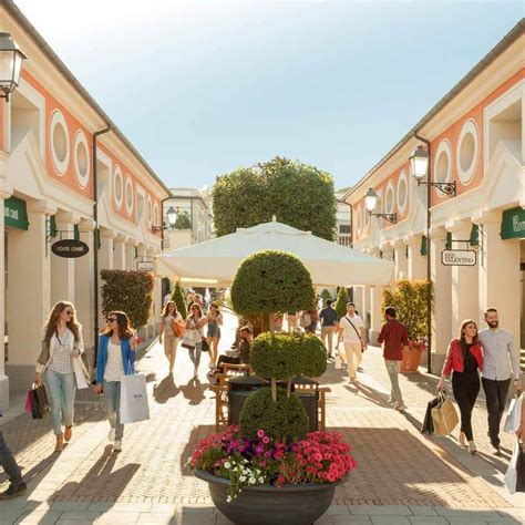 Restaurants at La Reggia Designer Outlet .